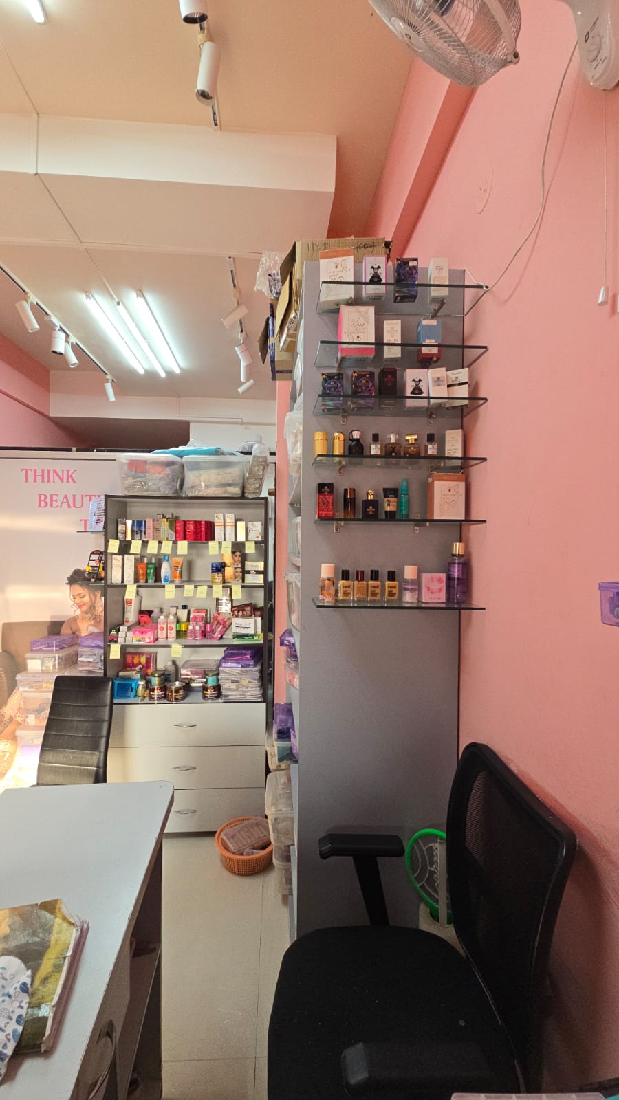  Running Jewellery & Cosmetics Business for Sale in Pune - URGENT slider image